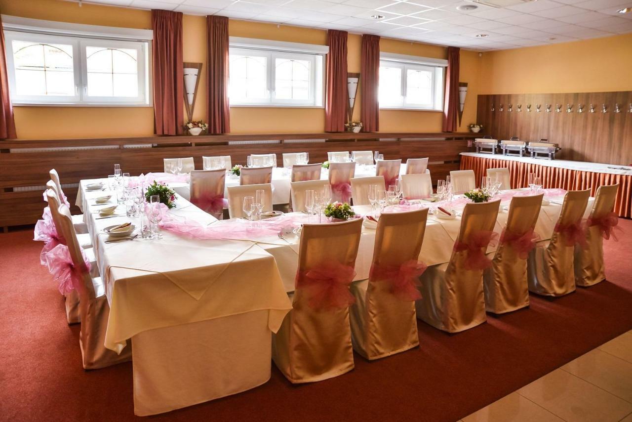 Hotel Rysavy Vemyslice Экстерьер фото